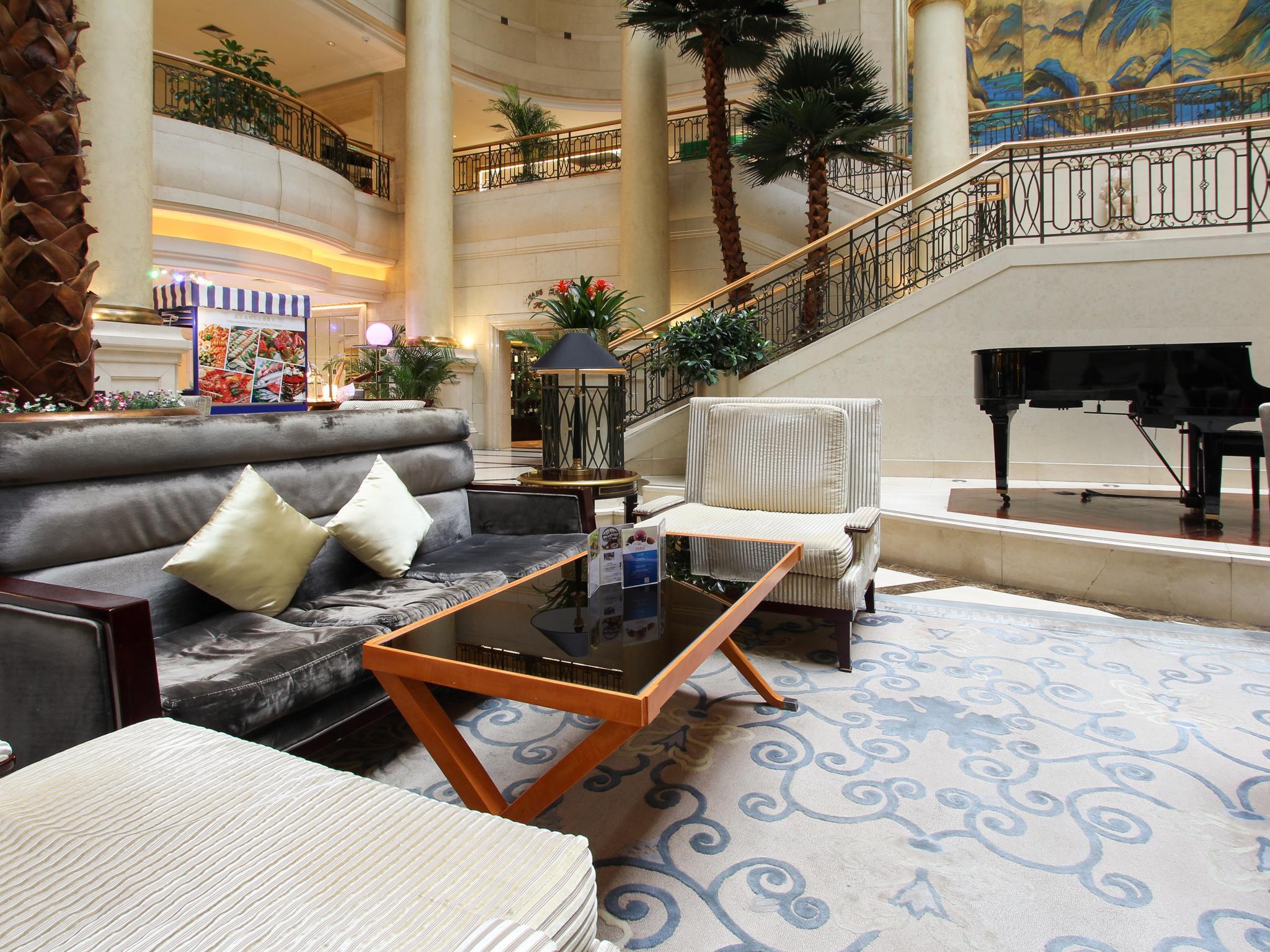 The Presidential Beijing Hotel Bagian luar foto